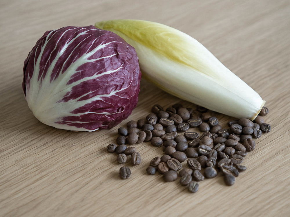 Blogtitelbild mit Kaffeebohnen, einem Radicchio und einem Chicoree.